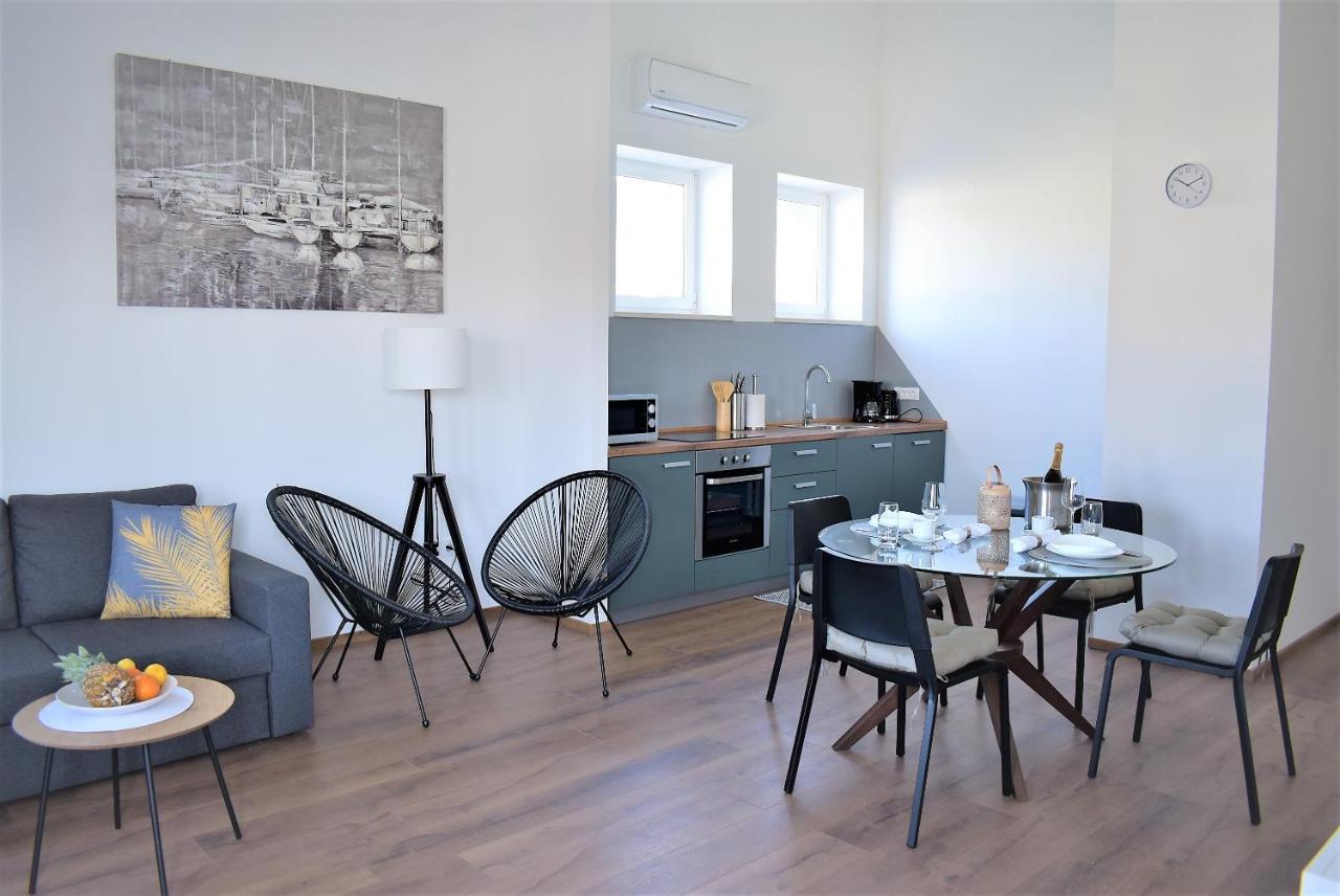 Apartment Aci Marina Rab Banjol Exterior photo