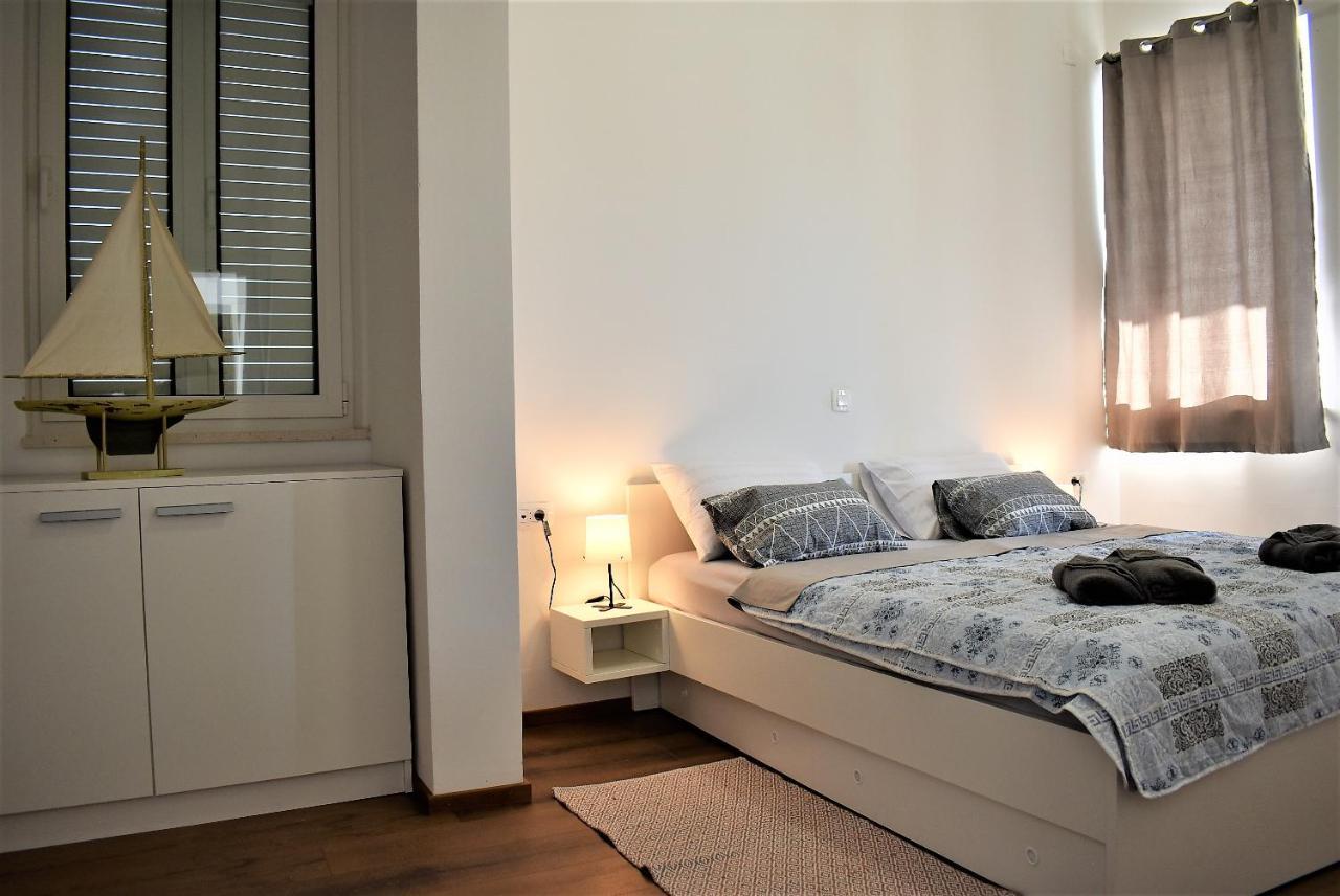Apartment Aci Marina Rab Banjol Exterior photo